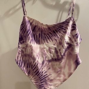 Kendall & Kylie Size Medium Polyester silky feel top